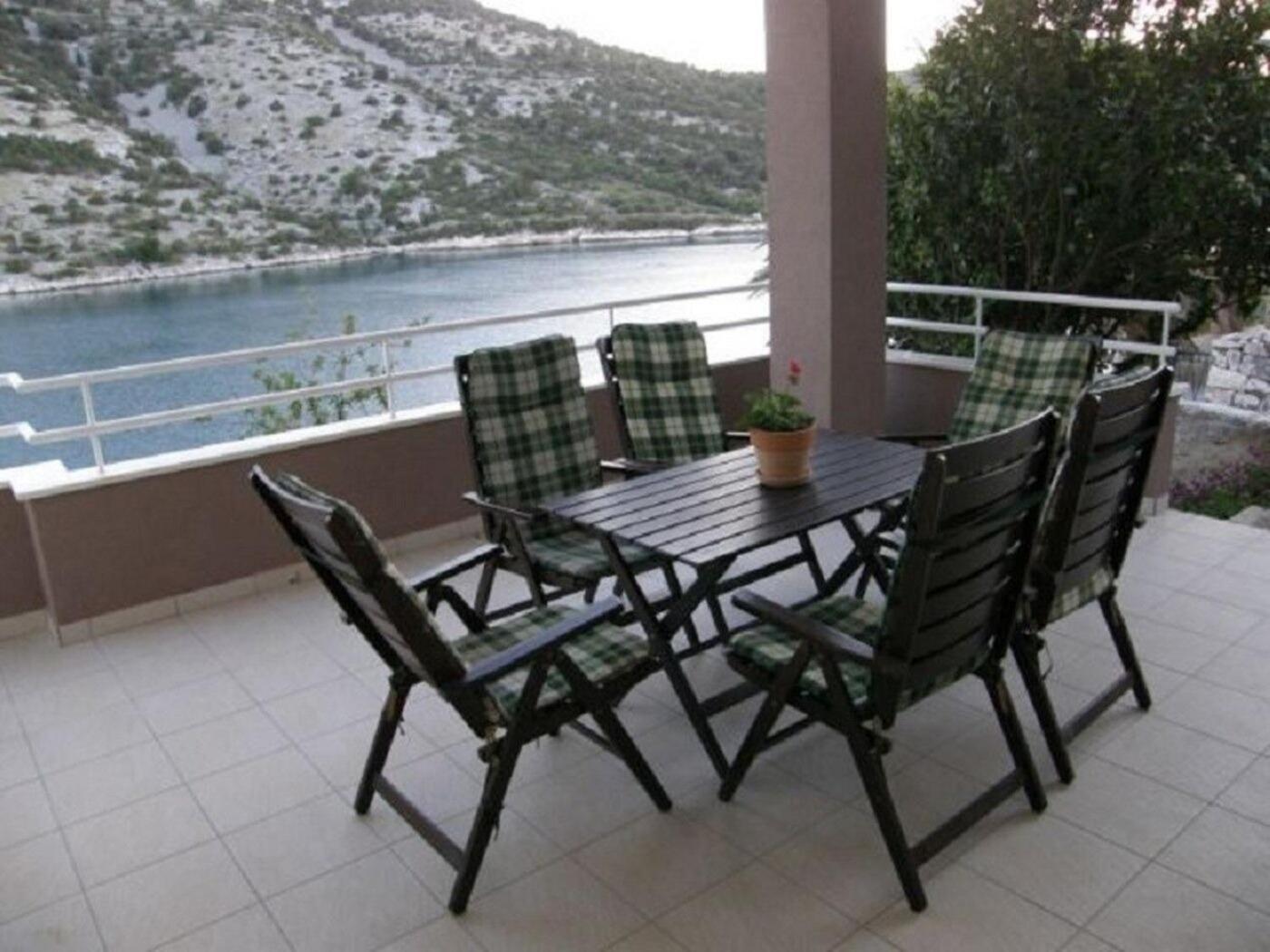 Apartments Ljubi Vinišće Zewnętrze zdjęcie