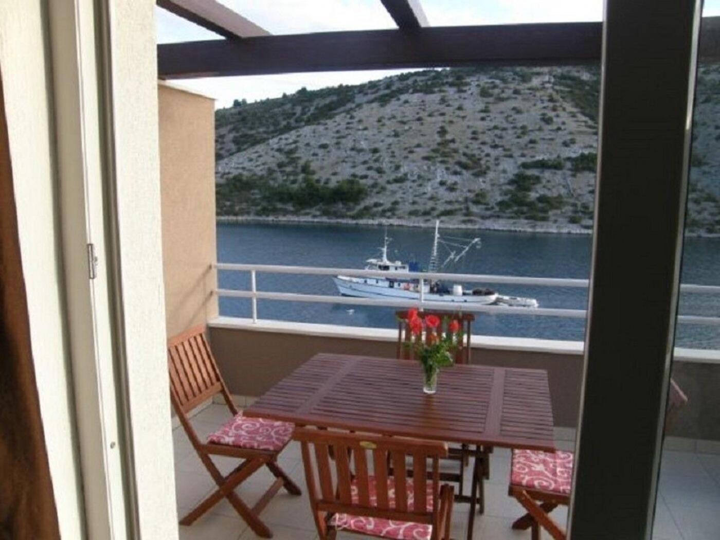 Apartments Ljubi Vinišće Zewnętrze zdjęcie