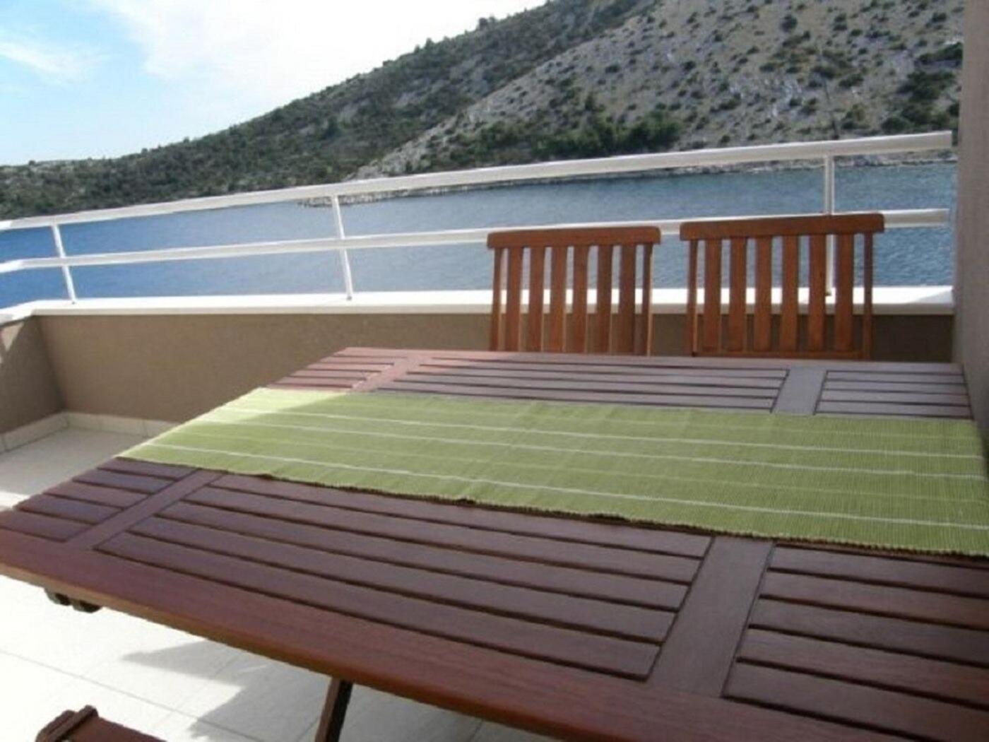 Apartments Ljubi Vinišće Zewnętrze zdjęcie