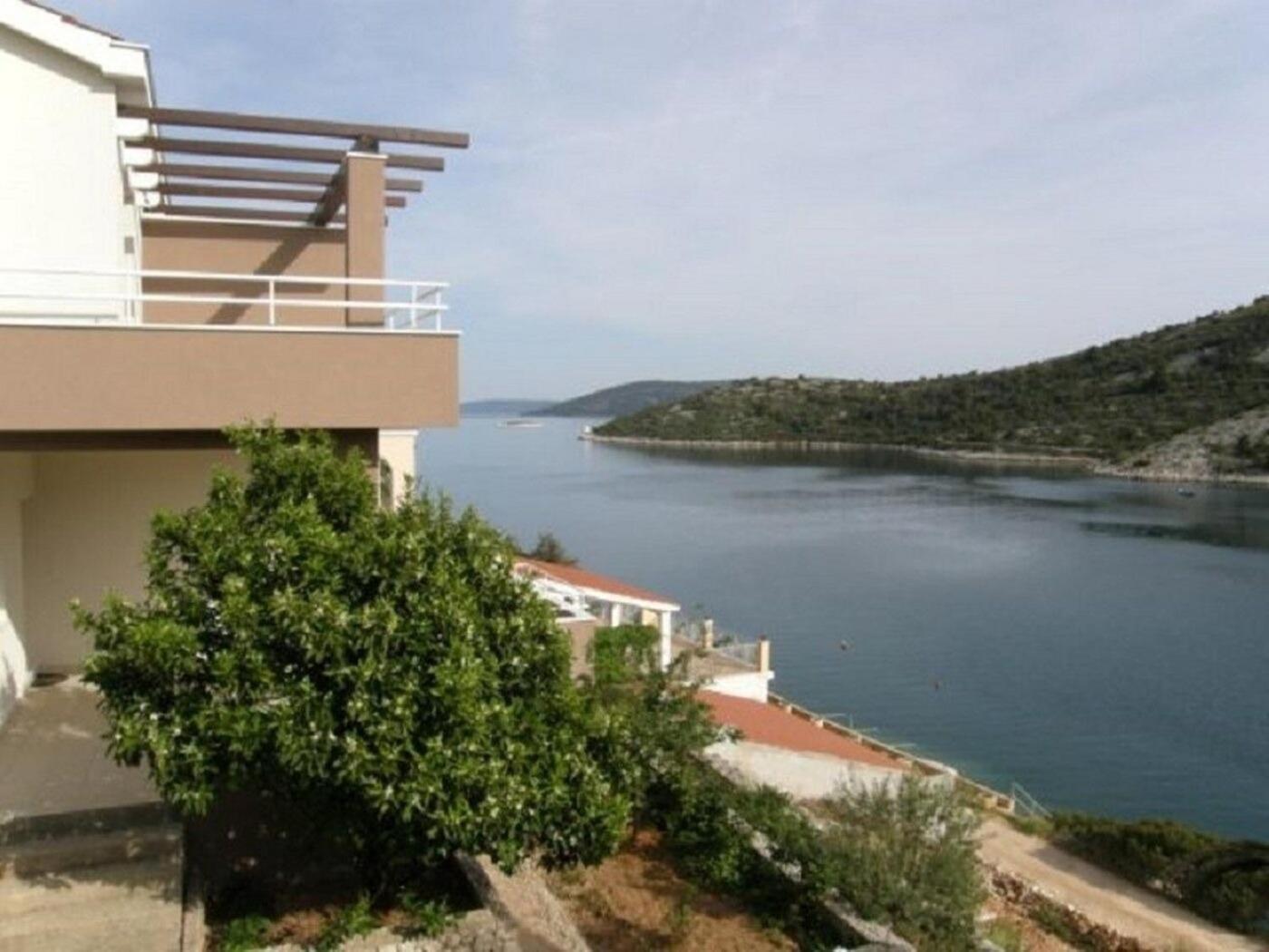 Apartments Ljubi Vinišće Zewnętrze zdjęcie
