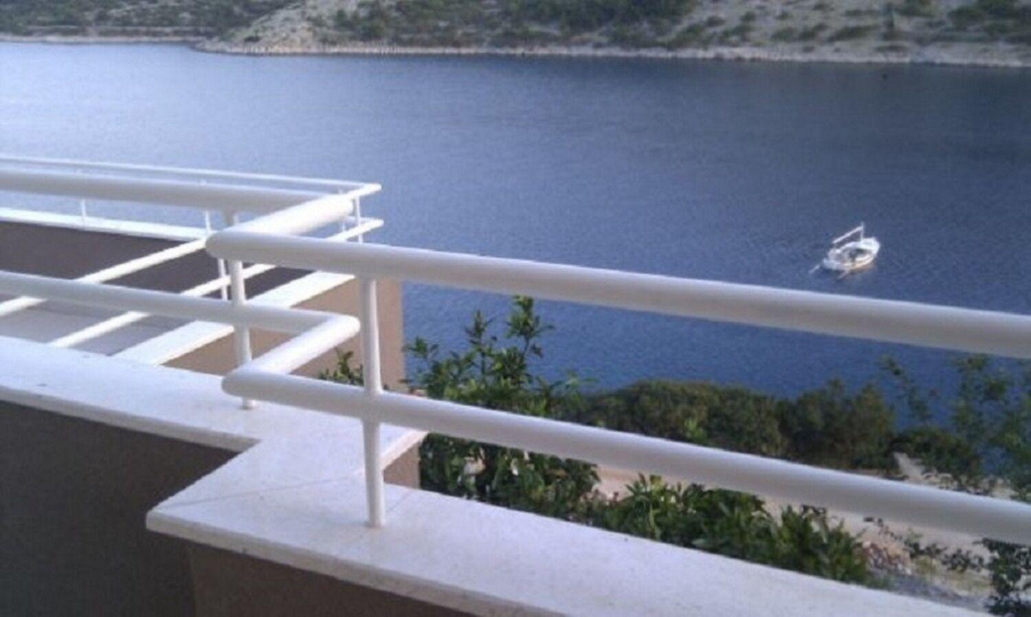 Apartments Ljubi Vinišće Zewnętrze zdjęcie